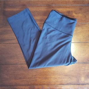 Nike black dri-fit capris